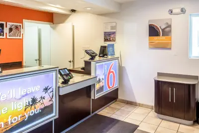 Photo 4 - Motel 6 Bakersfield, CA - East