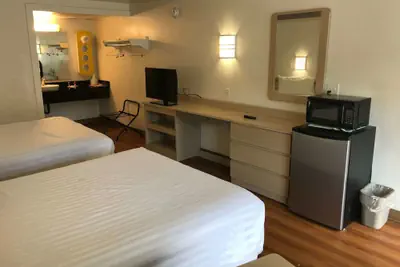 Photo 5 - Travelodge by Wyndham Fayetteville