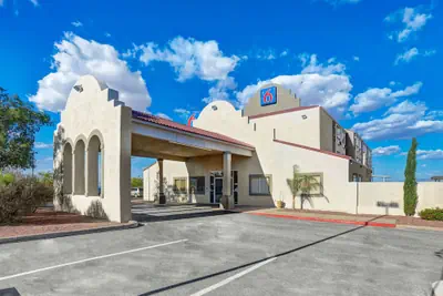 Photo 2 - Motel 6 Benson, AZ