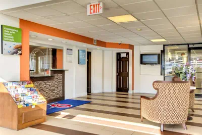 Photo 4 - Motel 6 Washington, DC