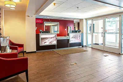 Photo 4 - Seasons Inn Traverse City