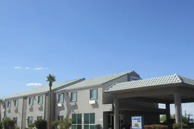 Photo 2 - Lakeside Inn Lake Havasu City
