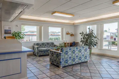 Photo 3 - Motel 6 Redmond, OR