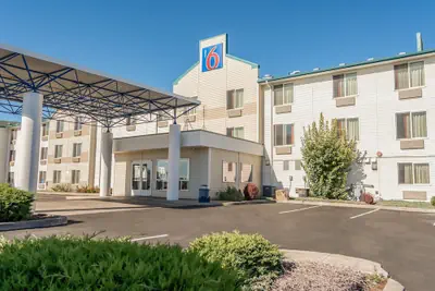 Photo 2 - Motel 6 Redmond, OR