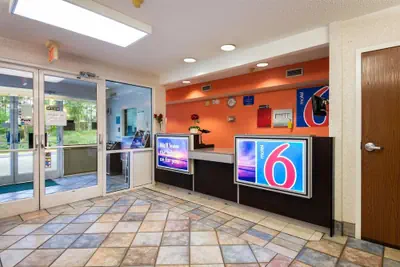 Photo 5 - Motel 6 Statesville, NC