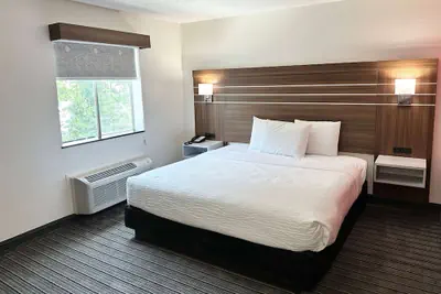 Photo 2 - Ramada by Wyndham Lithia Springs Atlanta
