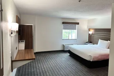 Photo 5 - Ramada by Wyndham Lithia Springs Atlanta