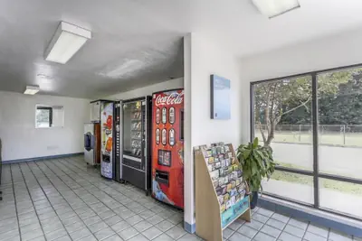 Photo 3 - Studio 6 Lafayette, LA – I-10 & I-49 N
