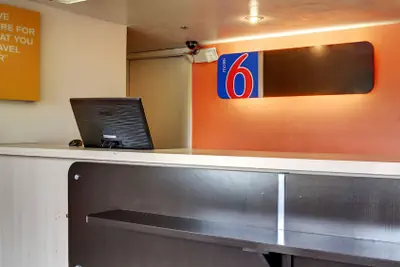 Photo 5 - Motel 6 Des Moines, IA - North