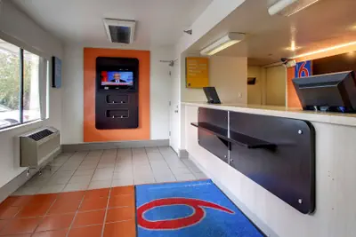 Photo 3 - Motel 6 Des Moines, IA - North