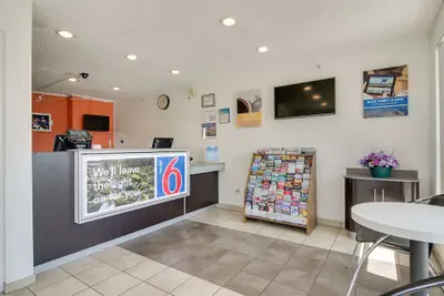 Photo 4 - Motel 6 Tacoma, WA - South