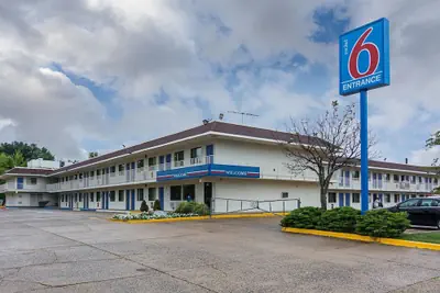 Photo 2 - Motel 6 Fredericksburg, VA - North