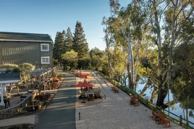 Photo 2 - River Terrace Inn