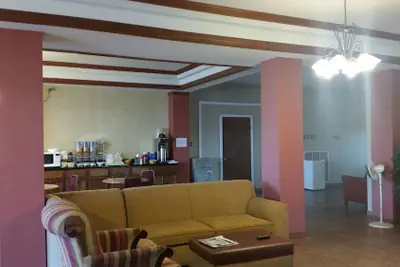 Photo 3 - Executive Inn and Suites Waxahachie
