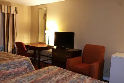 Photo 4 - Executive Inn and Suites Waxahachie