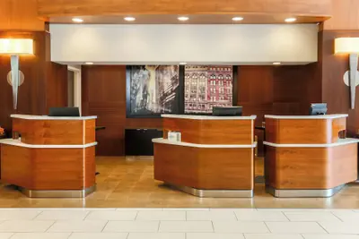Photo 3 - Courtyard by Marriott Pittsburgh Downtown