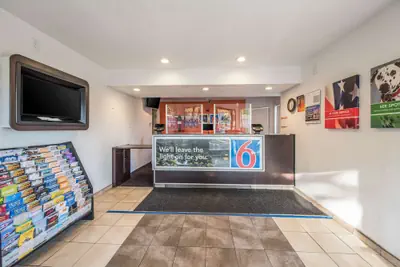 Photo 4 - Motel 6 Fairfield, CA - North