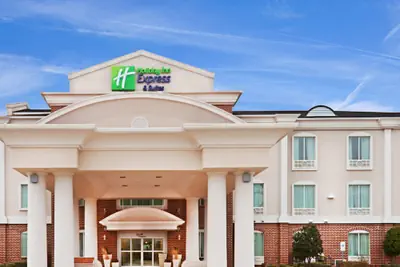 Photo 2 - Holiday Inn Express & Suites Waxahachie by IHG