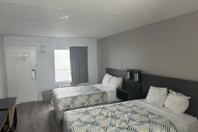 Photo 4 - Travelodge by Wyndham Norfolk Airport