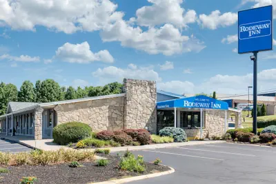 Photo 2 - Rodeway Inn Sharonville - Cincinnati North