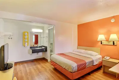 Photo 5 - Travelodge by Wyndham Brattleboro VT