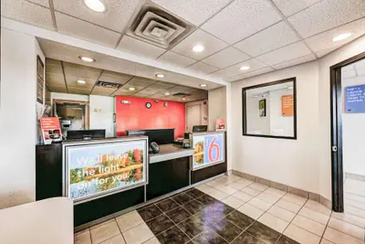 Photo 4 - Motel 6 Niantic, CT - New London