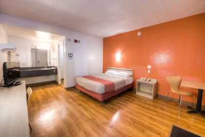 Photo 5 - Motel 6 Niantic, CT - New London