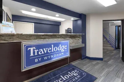 Photo 3 - Travelodge by Wyndham Madison Heights MI