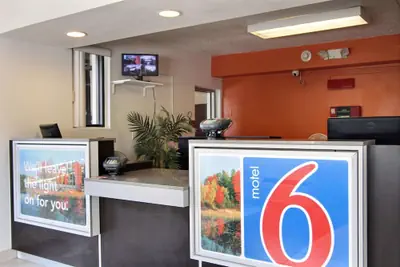 Photo 4 - Motel 6 Middleburg Heights, OH - Cleveland