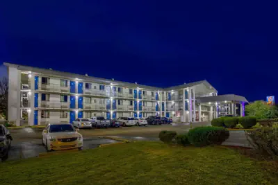 Photo 2 - Motel 6 Jackson, MS