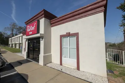 Photo 2 - Red Roof Inn Raleigh - North-Crabtree Mall/Lenovo Center
