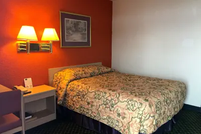 Photo 2 - QC Stay Inn