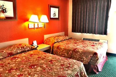 Photo 3 - QC Stay Inn