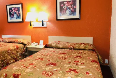 Photo 5 - QC Stay Inn