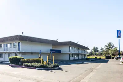Photo 2 - Motel 6 Oroville, CA