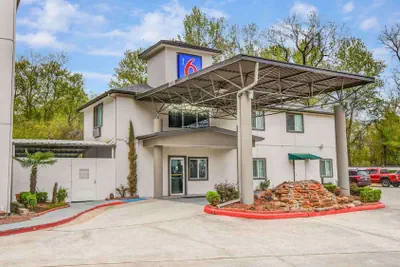 Photo 2 - Motel 6 Humble, TX - Houston International Airport