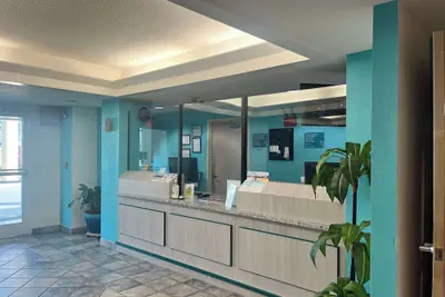 Photo 2 - Howard Johnson by Wyndham Clarksville Tennessee