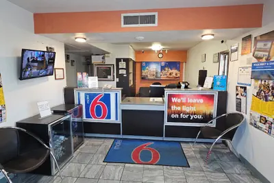 Photo 3 - Motel 6 Mitchell I-90, SD