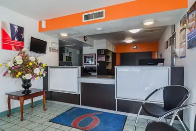Photo 5 - Motel 6 Mitchell, SD