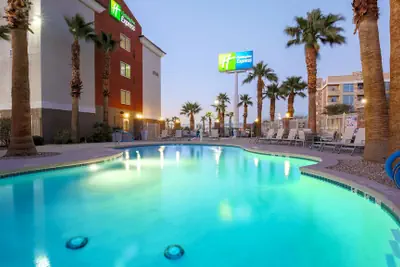 Photo 2 - Holiday Inn Express Las Vegas - Stadium Area by IHG