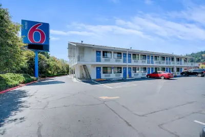 Photo 2 - Motel 6 Bellingham, WA