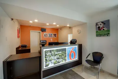 Photo 3 - Motel 6 Bellingham, WA