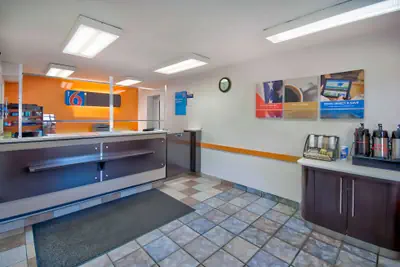 Photo 3 - Motel 6 Warren, MI - Detroit East