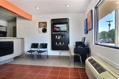 Photo 5 - Motel 6 Carlsbad, NM