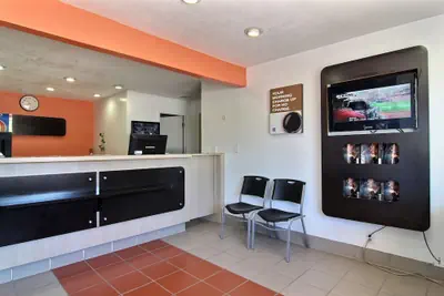 Photo 4 - Motel 6 Carlsbad, NM