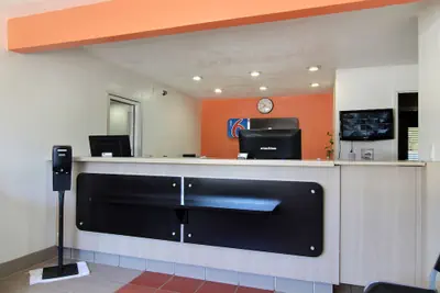 Photo 3 - Motel 6 Carlsbad, NM