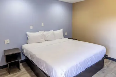 Photo 4 - Super 8 by Wyndham Big Spring