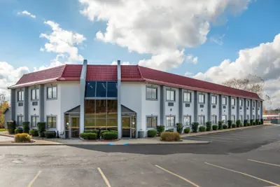 Photo 2 - Red Roof Inn Greencastle South – Cloverdale
