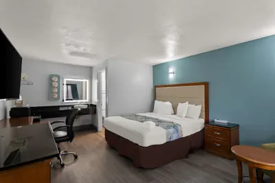 Photo 2 - Americas Best Value Inn Bangor
