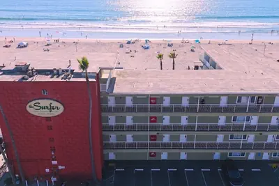 Photo 2 - Surfer Beach Hotel